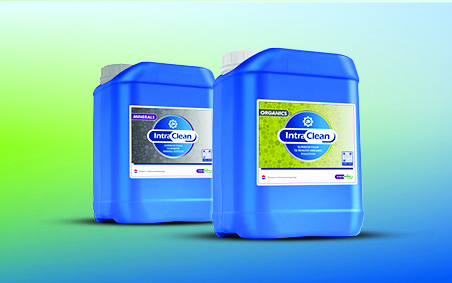 Packshots of Intra Clean Organics and Intra Clean Minerals with blue and green gradient background